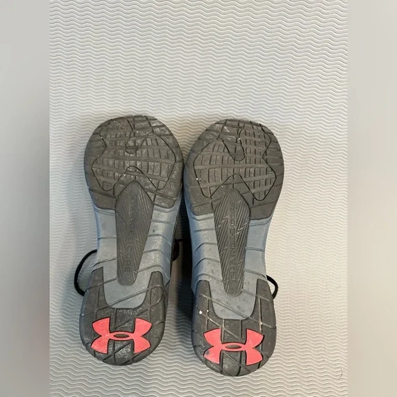 UNDER ARMOUR - Picture 6 of 7